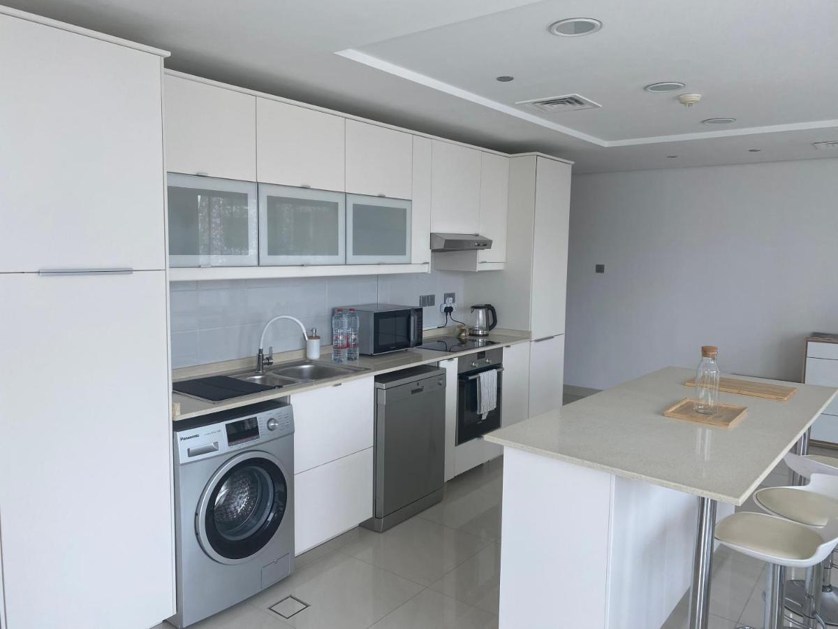 One Bedroom Apartment With Pool & Gym Near Marina Ντουμπάι Εξωτερικό φωτογραφία